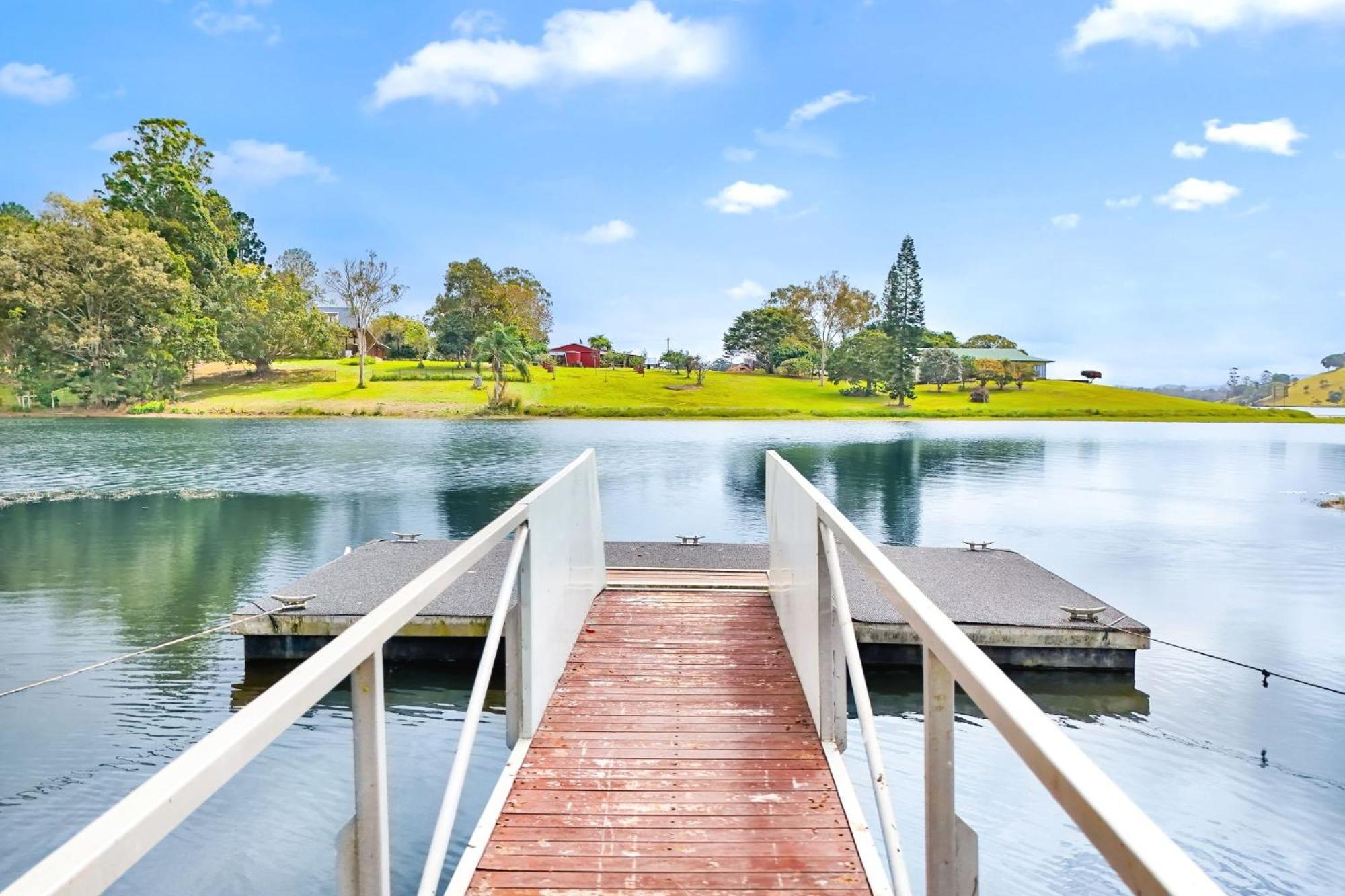 Вілла Lakeside Tinaroo Only 2.5Km From Yungaburra Town Екстер'єр фото